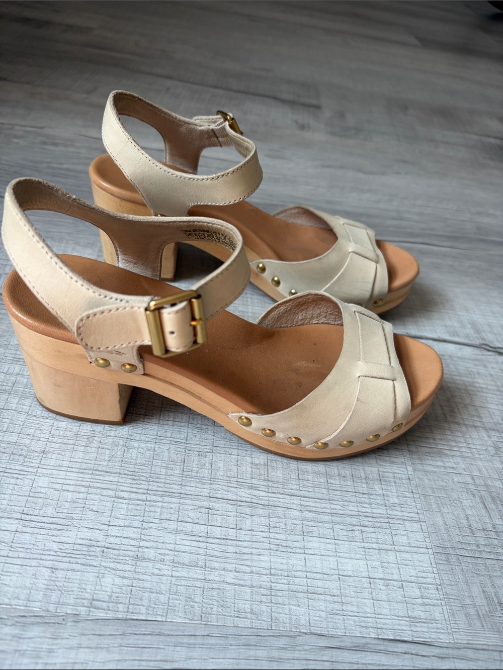 UGG Cream Leather Block Heel Sandals with Gold Buckle